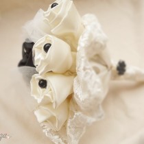 bouquet de mariee original tissu satin creation personnalisee Mademoiselle Cereza mariage