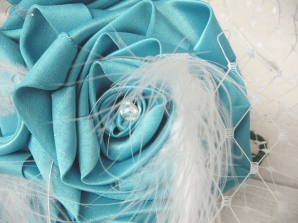 bouquet mariee original tissu plumes mariage turquoise blanc cereza