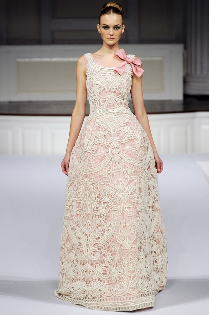 mariage ivoire rose dentelle robe de mariee oscar de la renta Mademoiselle Cereza blog mariage