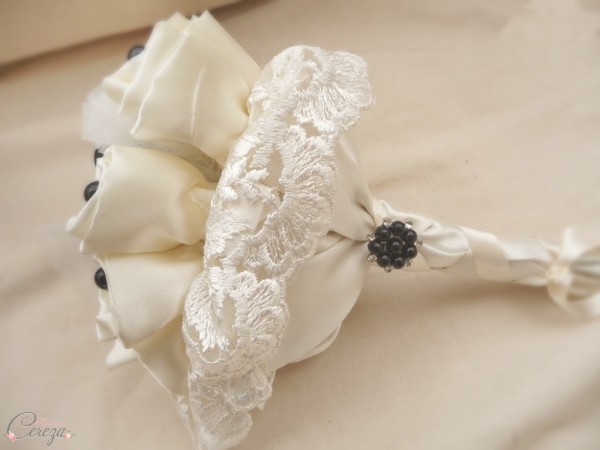 mariage rock n roll creation sur mesure bouquet bijou ivoire noir cereza 2