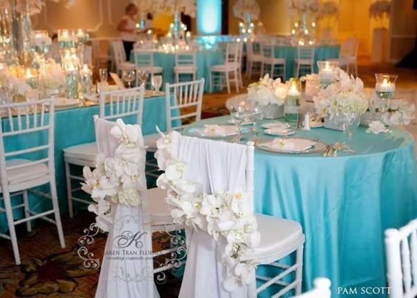 table mariage turquoise blanc déco florale orchidée table des mariés