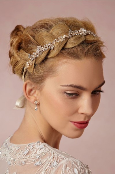 idée coiffure mariage headband couronne perlée 3
