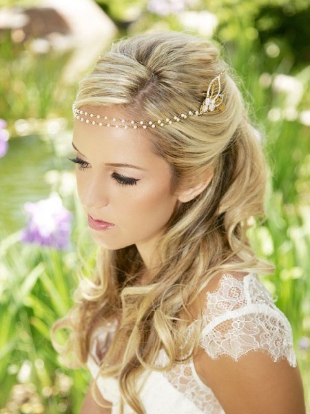 idée coiffure mariage headband couronne perlée 7