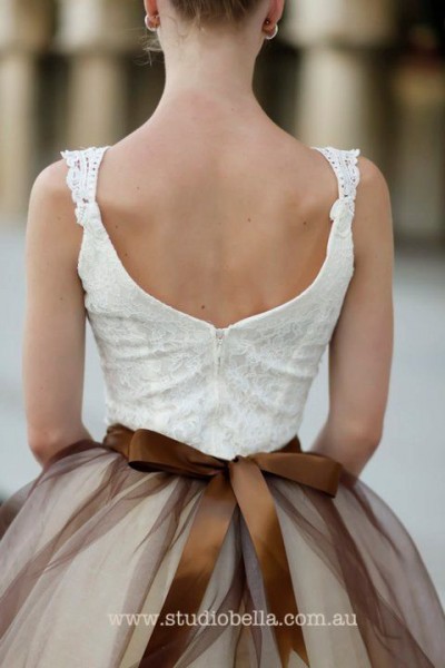 idée originale robe mariage ivoire chocolat robe dentelle ceinture chocolat