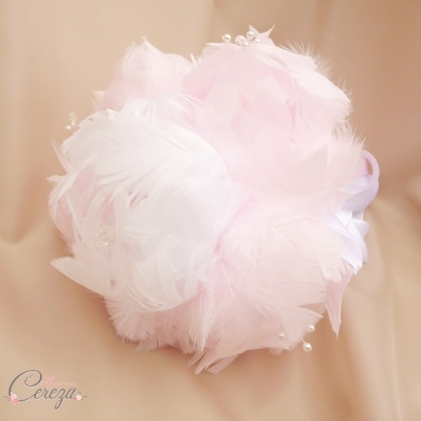 bouquet de mariée pivoine rose blanc plumes bijoux cereza mademoiselle (9)