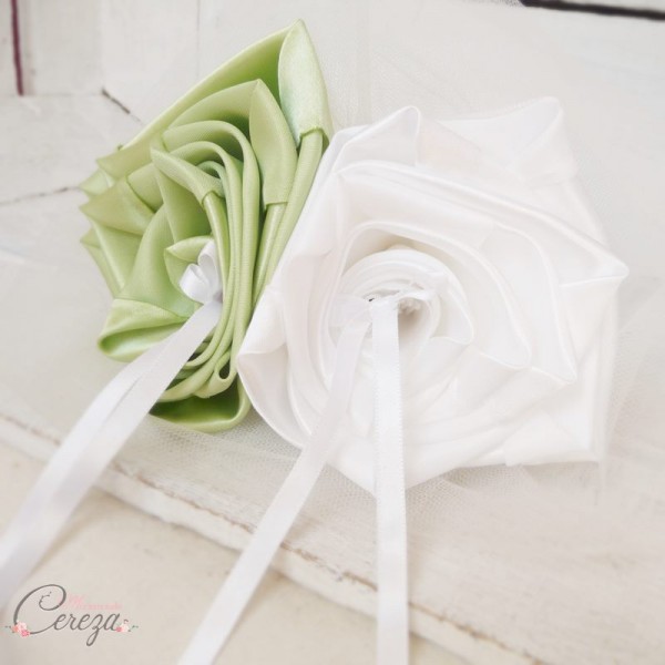 mariage vert anis blanc porte alliance original fleur chic cereza mademoiselle 2