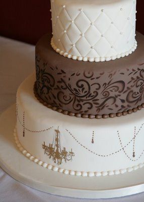 wedding cake idées mariage ivoire chocolat perlé féérique