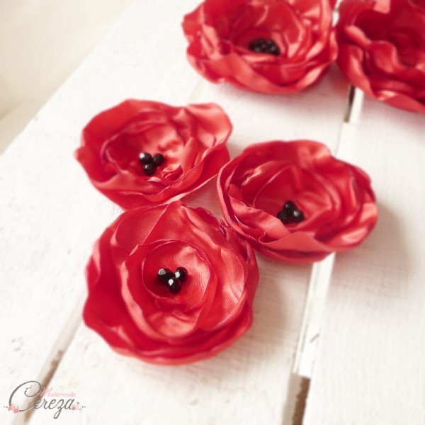 mariage coquelicot boutonniere marie temoin rouge noir