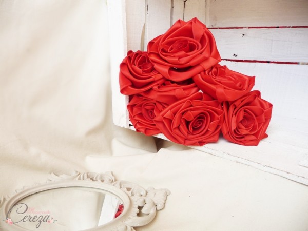 roses satin rouge pour bouquet mariée broches bijou cereza mademoiselle