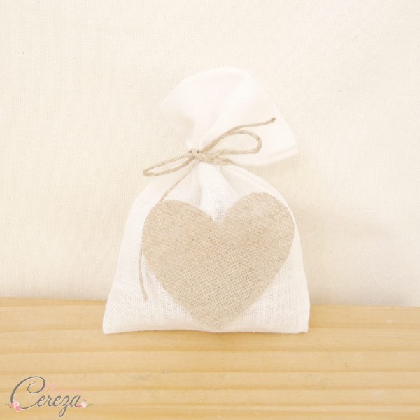 mariage champetre campagne chic pochon dragees lin coeur beige blanc cereza mademoiselle 2