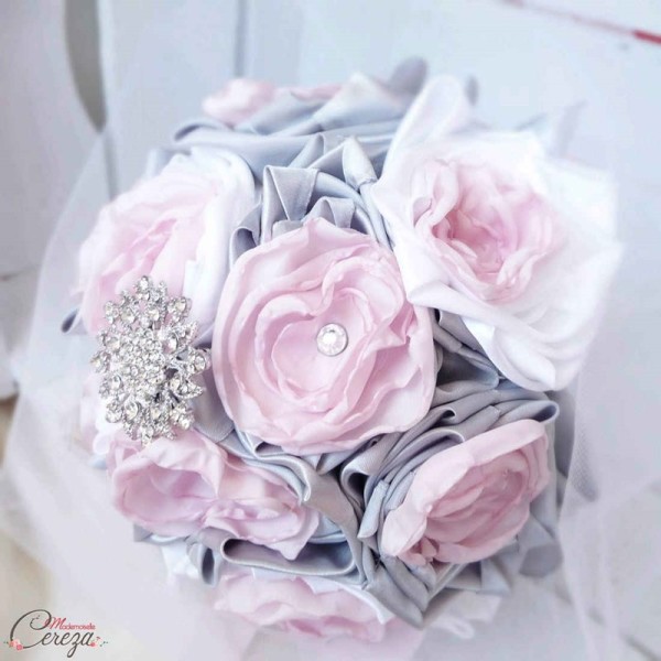 bouquet de mariage alternatif bijou personnalisable rose gris