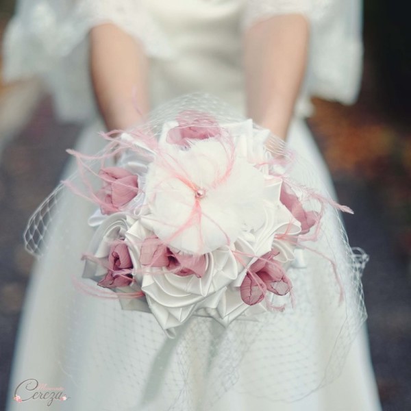 bouquet de mariage alternatif thème rétro vieux rose ivoire