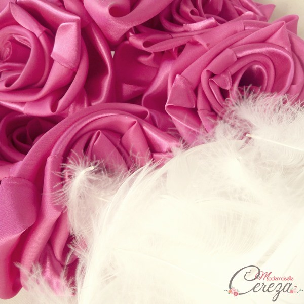 bouquet mariage original chic fuchsia blanc plumes