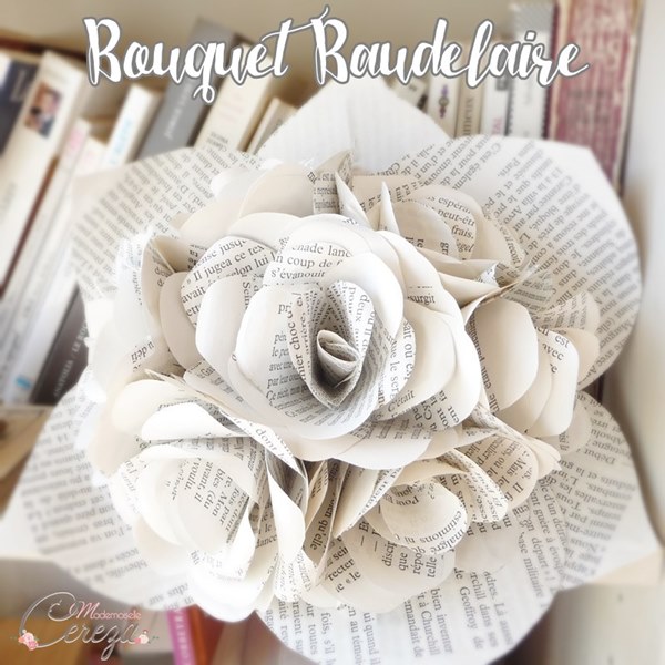 Bouquet de mariée en fleurs de papier vieux livre recyclé modèle Baudelaire Mademoiselle Cereza Deco