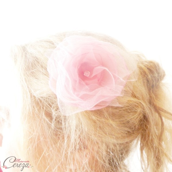 accessoire coiffure romantique fleur rose tulle organza Mademoiselle Cereza