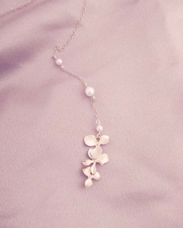 bijou mariage perles fleur collier de dos